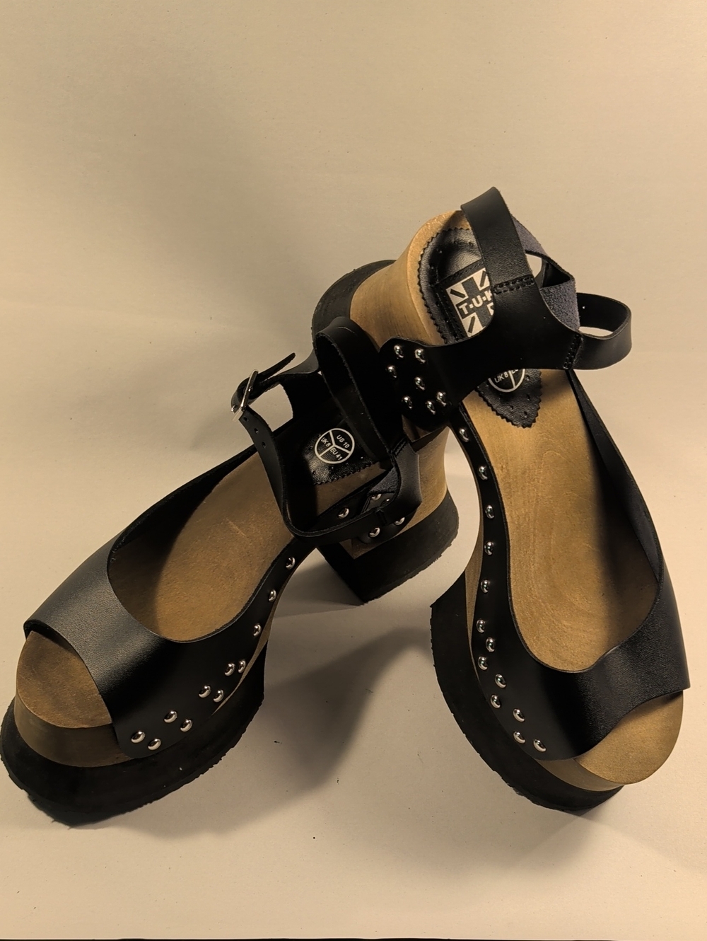 T.U.K. A8685L TUK Eva Woody Leather Sandal Black W Stud Overlast, 10
